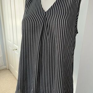 Worthington grey & black striped sleeveless top size Petite Medium